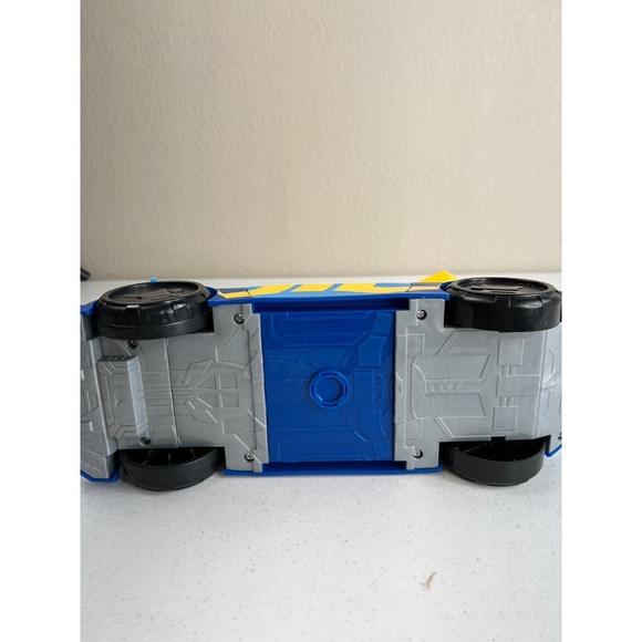 Hasbro Stretch Armstrong and the Flex Fighters Mobile HQ Vehicle Car Toy - Picture 4 of 6